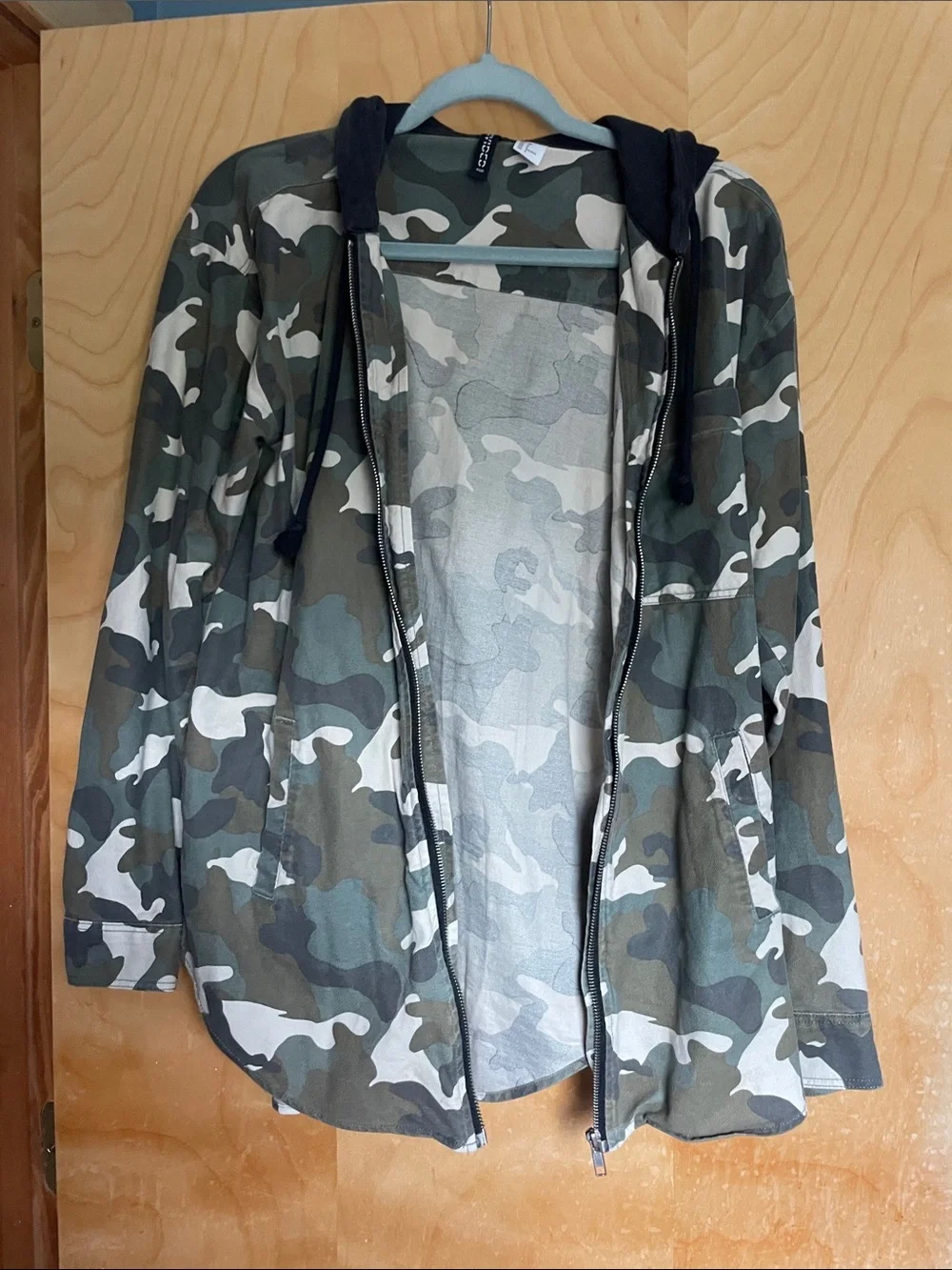 Divided Women's Camo Zip-Up Hoodie Jacket - Green/White/Black